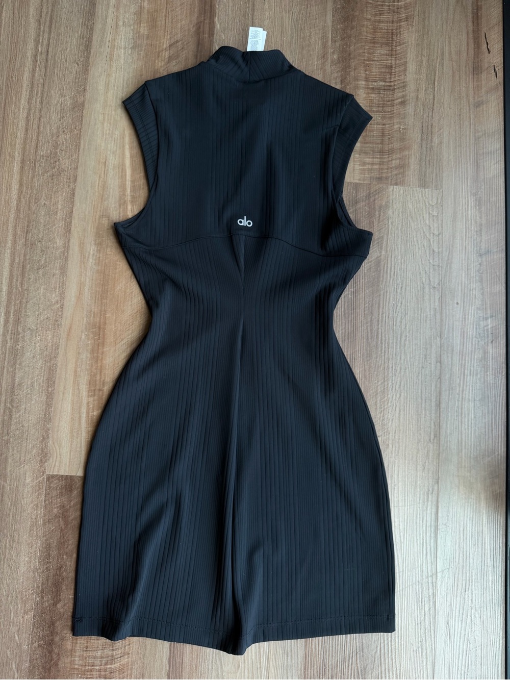 ALO Ribbed Mock Neck Mini Dress 🖤✨ - Picture 6 of 7